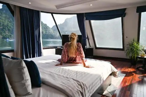 Le Theatre Cruises - Wonder on Lan Ha Bay