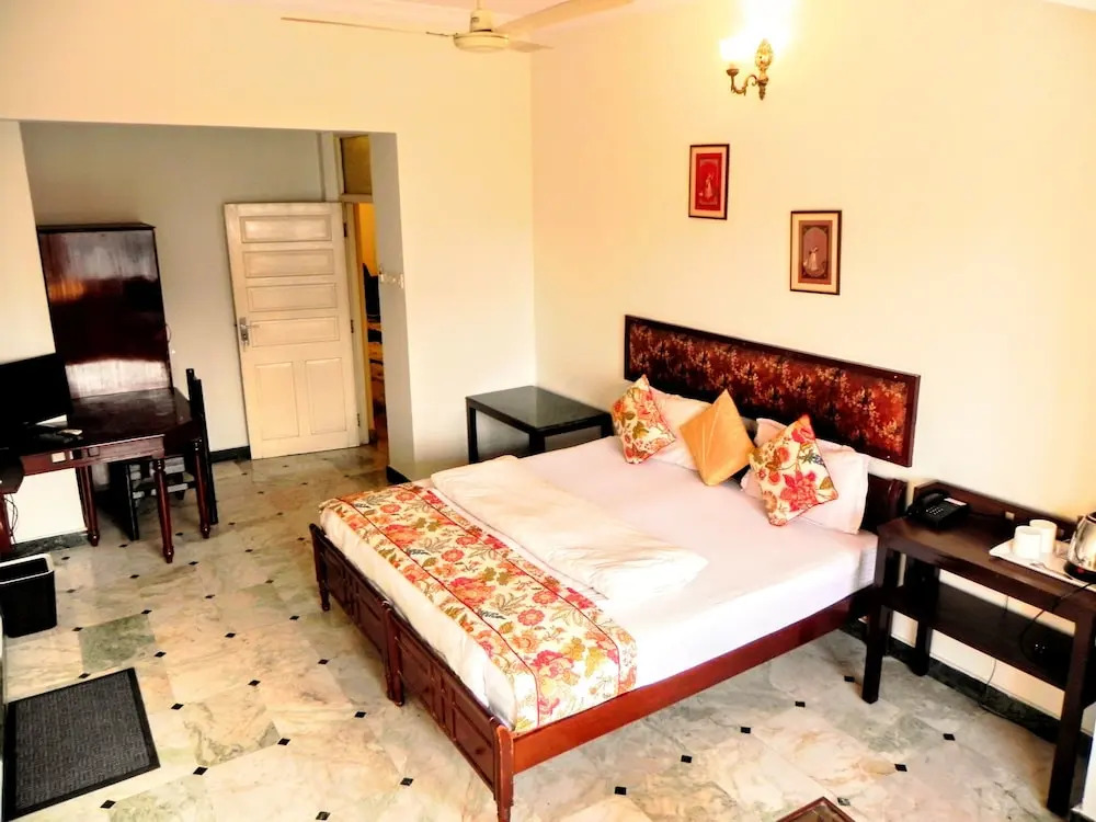Hotel Kishan Kunj