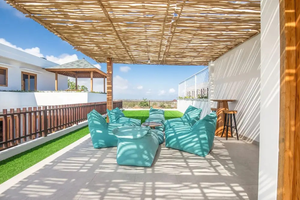Breeze Opulent 6 BR in With Ocean View 5 Mins to Savaya