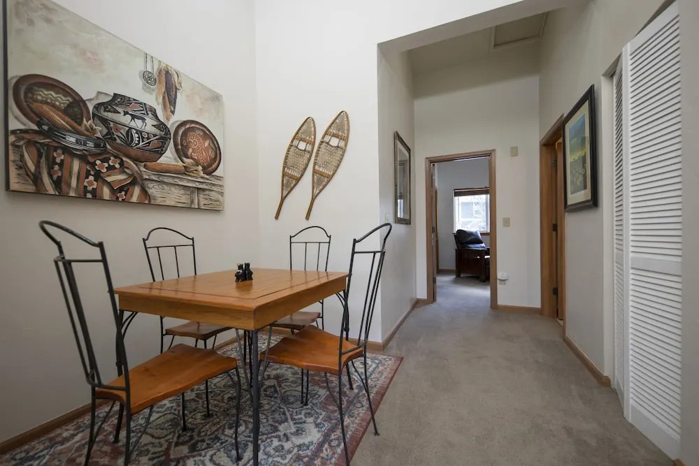 Streamside Lane Condos by CRMR
