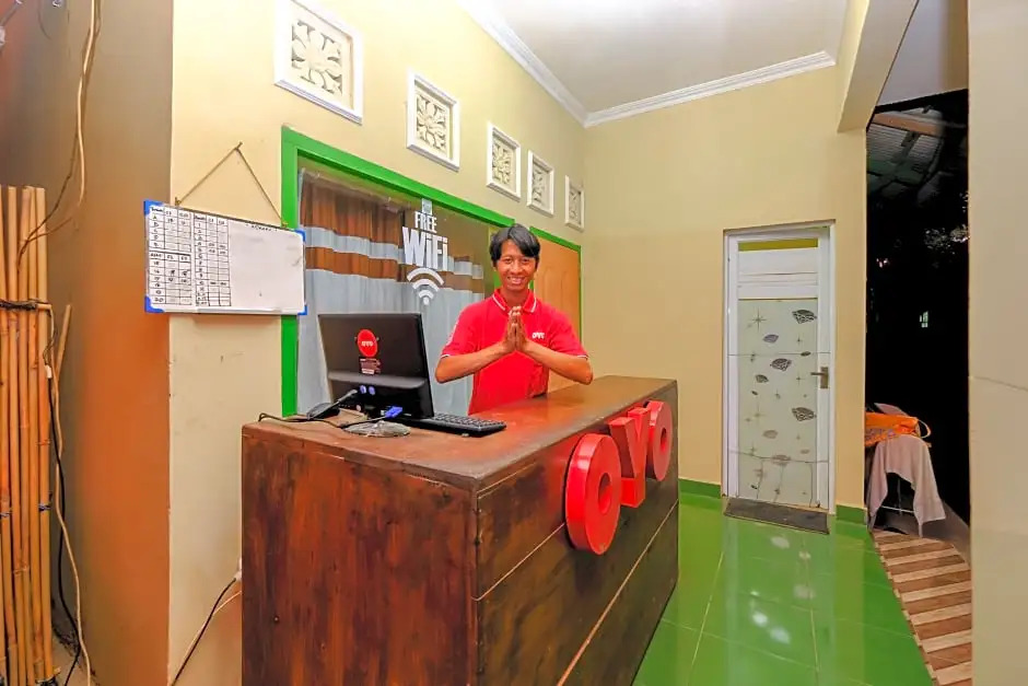1793 Kuta Circle Homestay