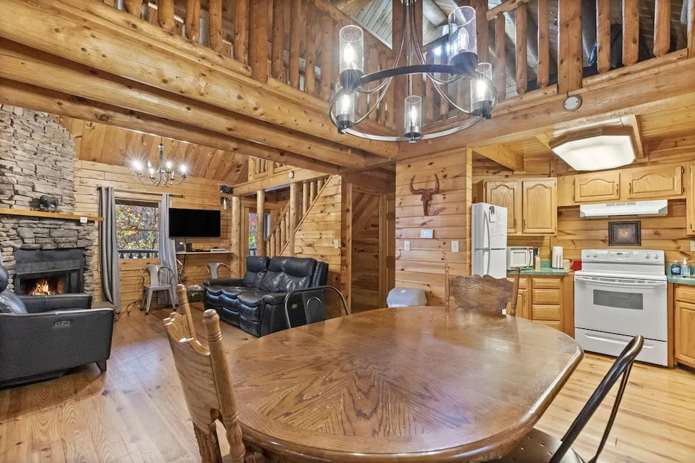 Real Log 4 2 Views Hot tub 15 min to Gburg PF