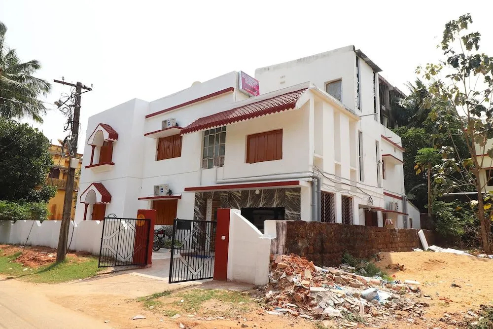 Oyo 30710 Maa Banadurga Homestay