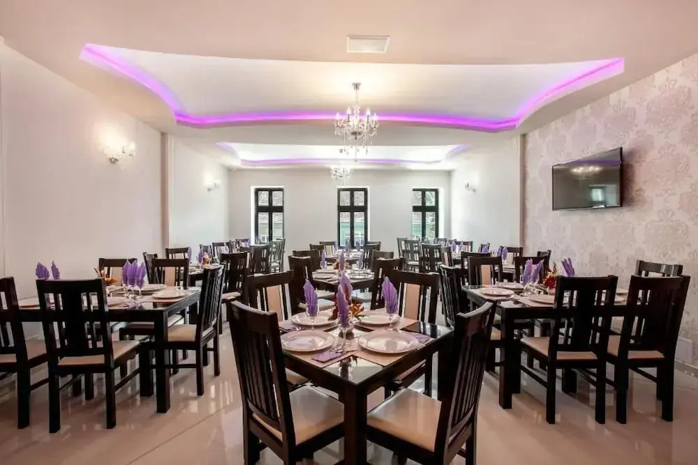 Extravagance Hotel
