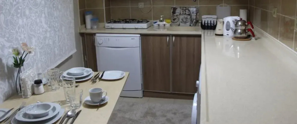 Kinzi House Apart Hotel