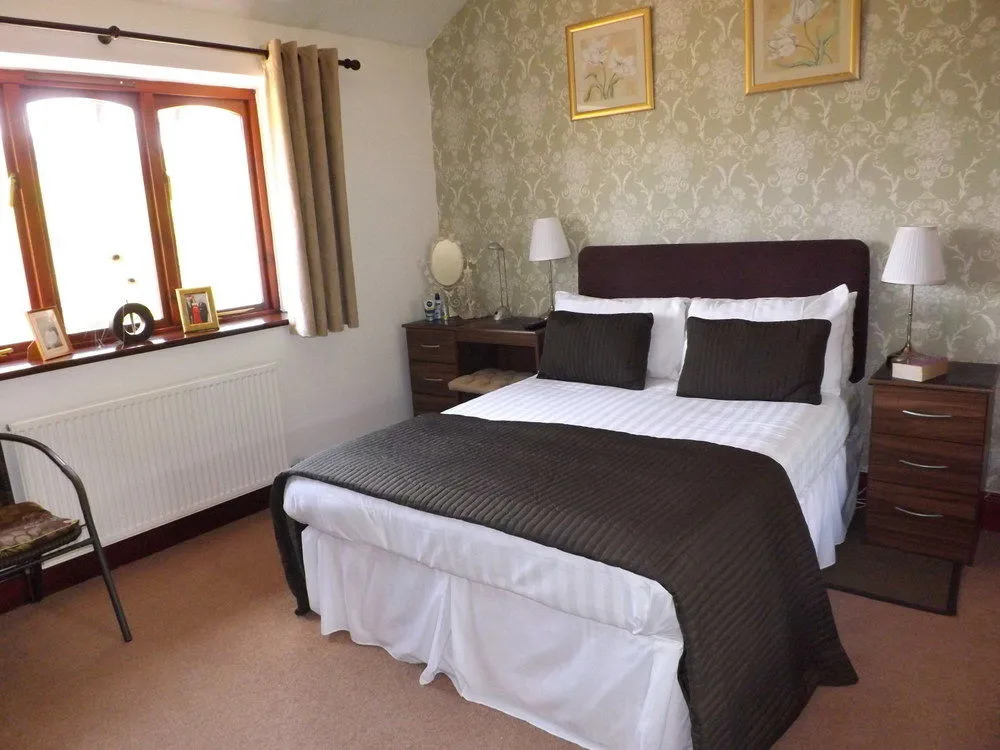 Ty Castell Bed  Breakfast - Home of the Kingfisher