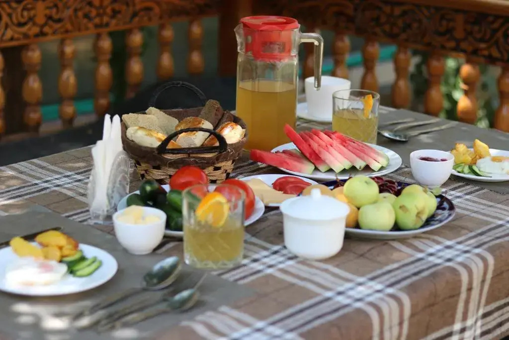 Chinor Garden Hotel 1 (Чинор Гарден 1)