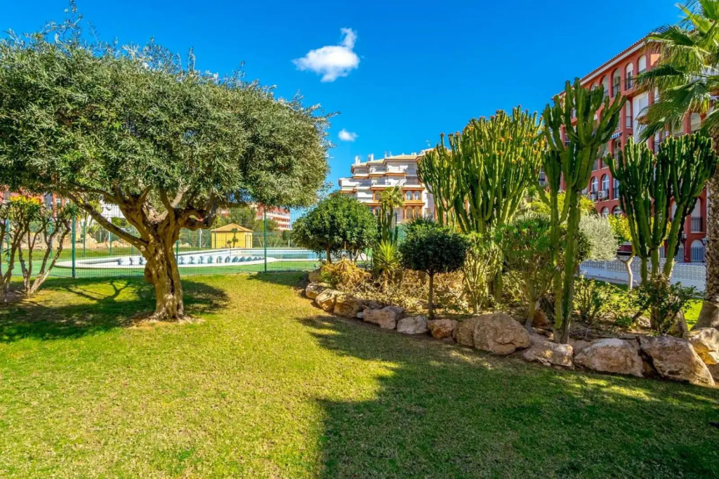 Nice modern 2 bed apartment in Torrievieja