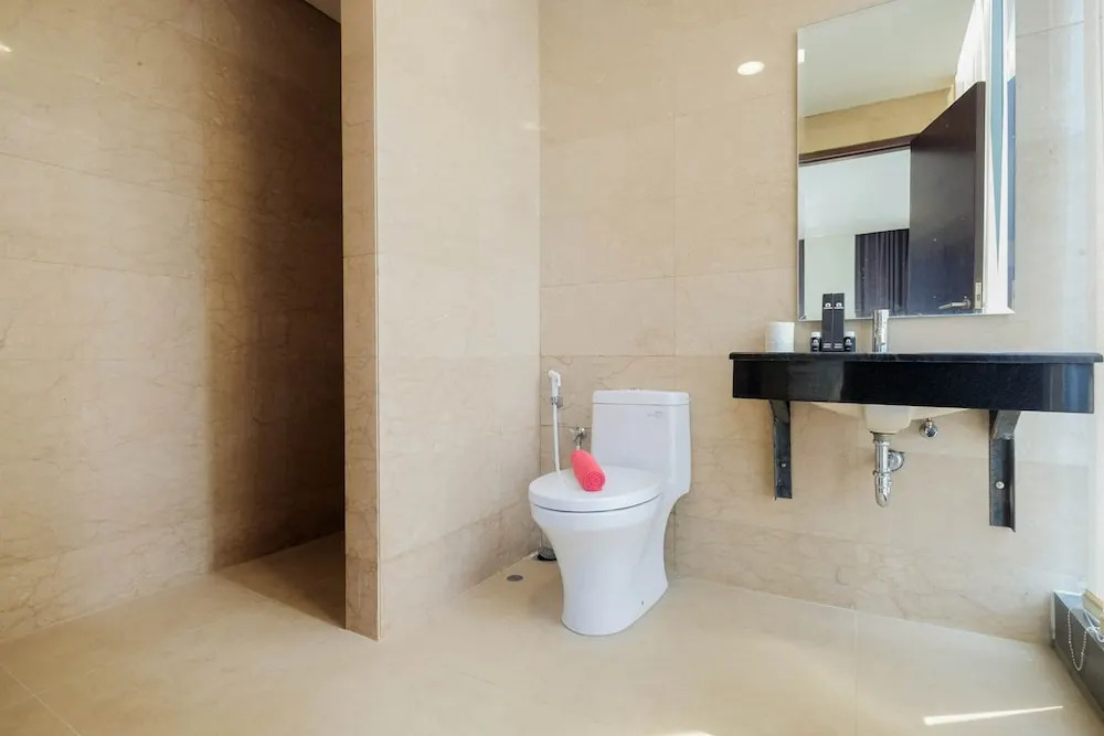 Comfy 3BR at LAvenue Apartment Pancoran By Travelio