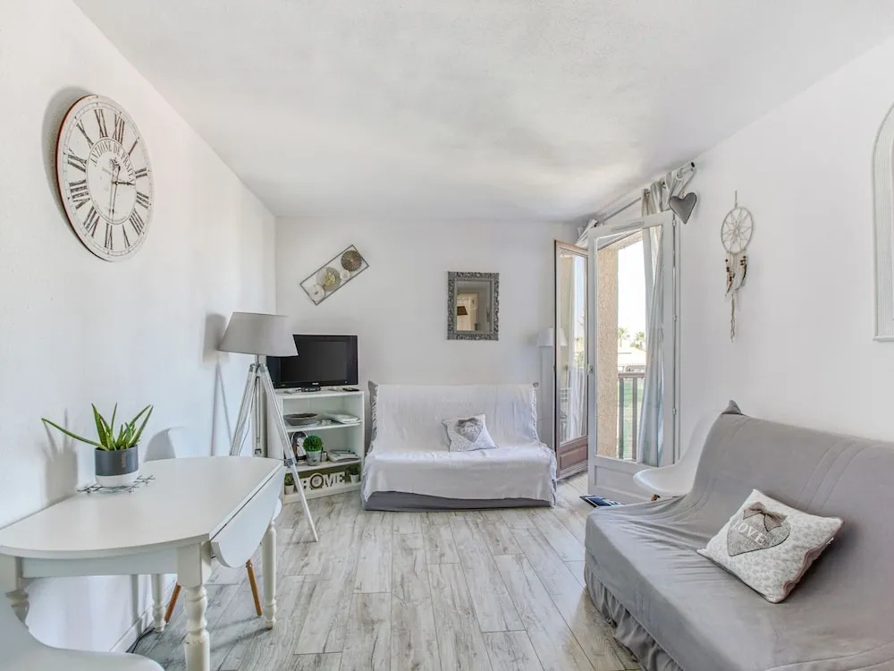 Scenic Apartment in Fleury With Balcony Near Sea
