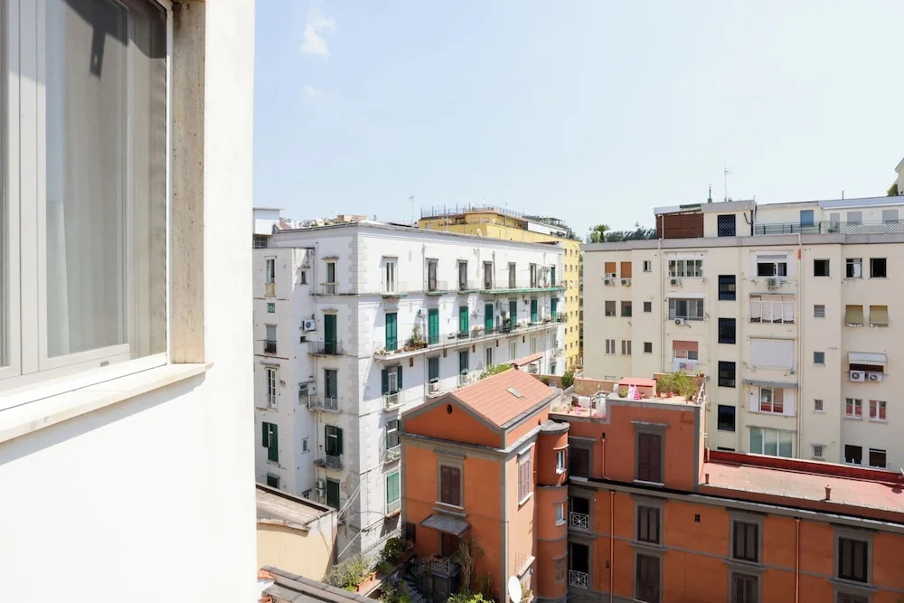 Riviera di Chiaia 207 - 7° Piano