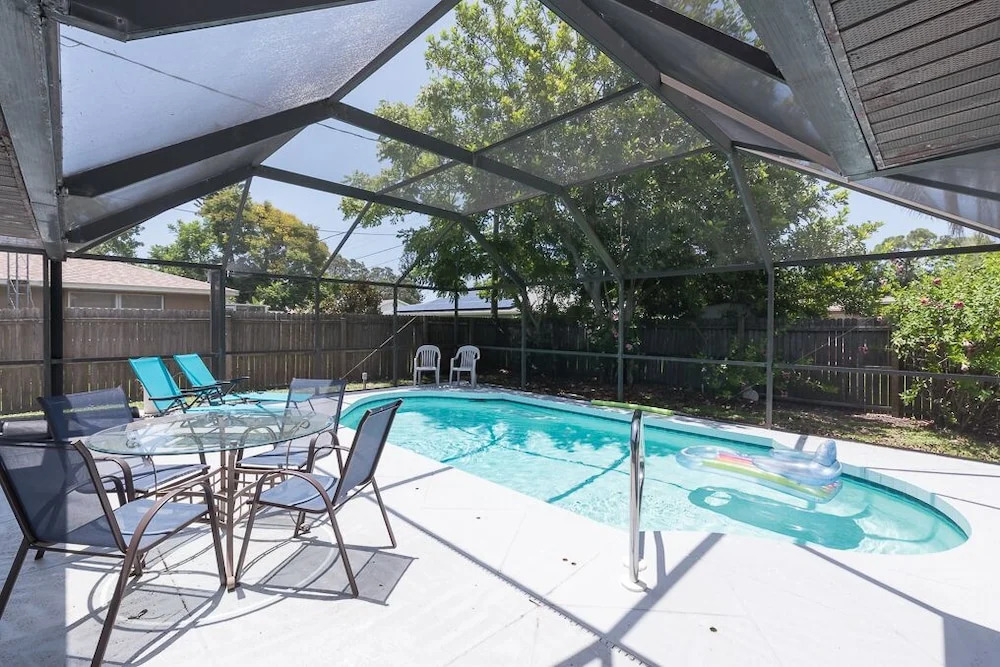 Nantucket Home, 2 Bedrooms, Private Pool, Fenced Yard, Sleeps 6