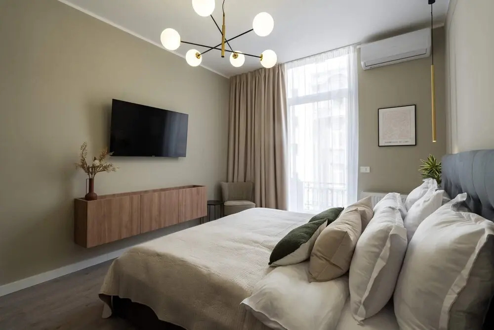 Contemporary Aparthotel 2-BR Flats Near Old Town Quiet & Serene