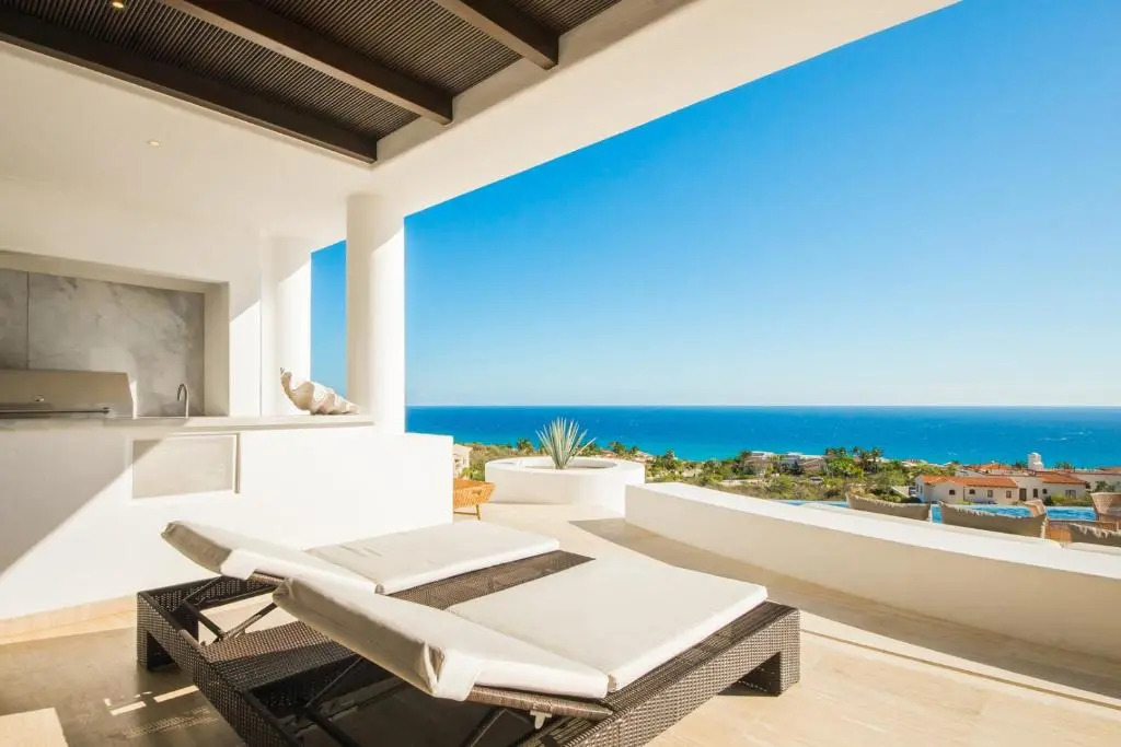 Casa Yvonne Modern Amenities Near Exclusive Golf Course Sleeps 16