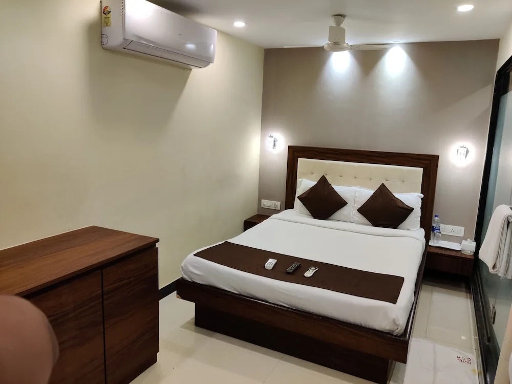 FabHotel Garden Creek Residency Andheri