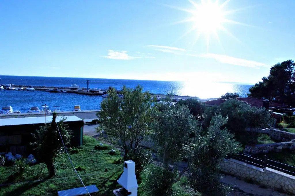 Apartments by the Sea Semy