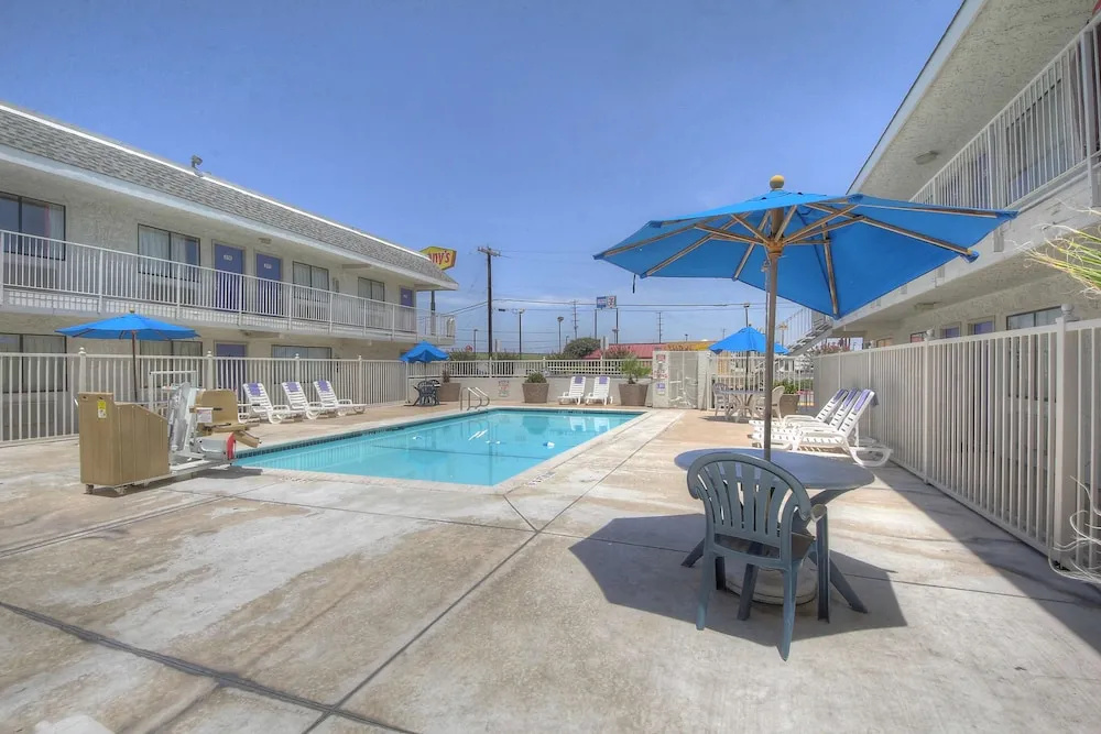 Motel 6-San Antonio, TX - South IH-10 East