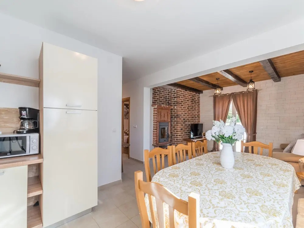 Beautiful Villa in Privlaka With Heated Swimming Pool