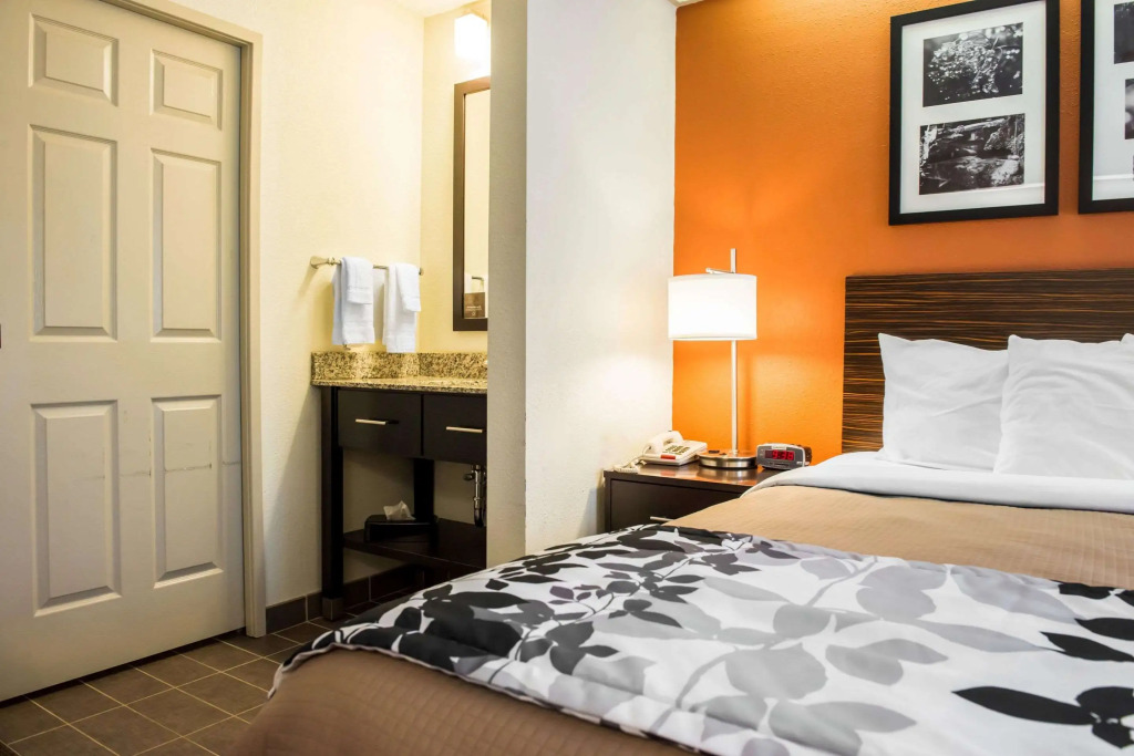 Days Inn & Suites Bridgeport - Clarksburg