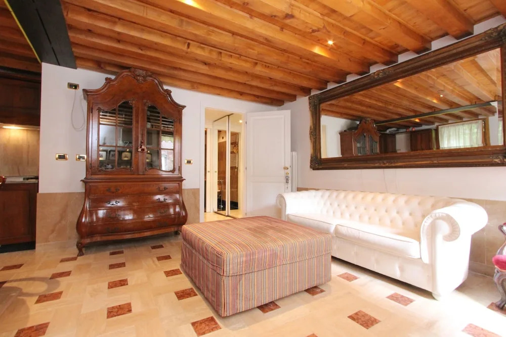 City Apartments - Leonardo