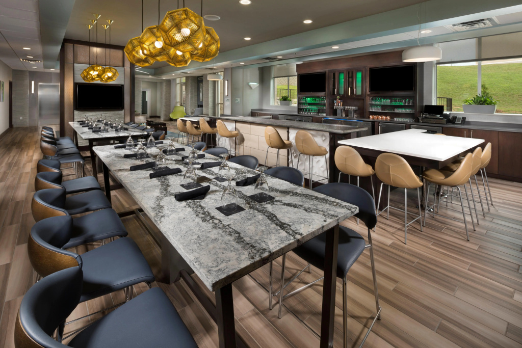 Holiday Inn & Suites Arden - Asheville Airport by IHG