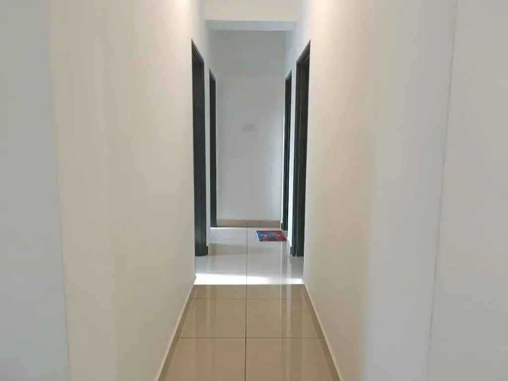 8pax Mount austin Midori Green homestay