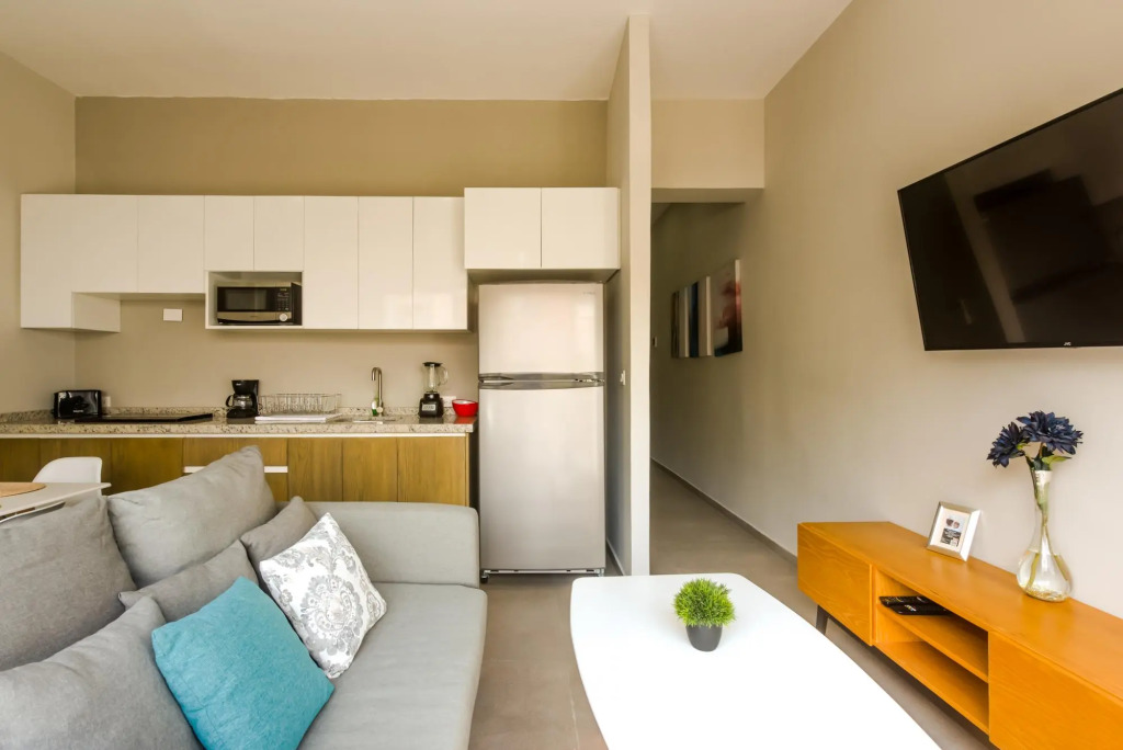 1BR Fully-Equipped Condo in the heart of Playa del Carmen, at only 5 mins walking distance to 5th Av