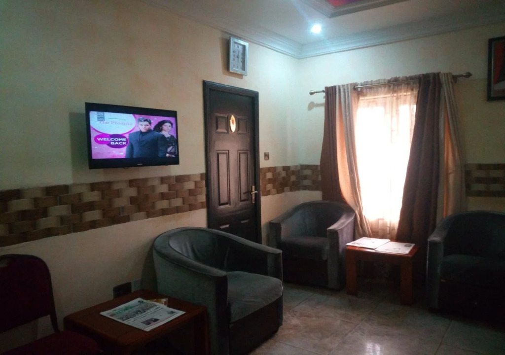Bayse One Place Jericho