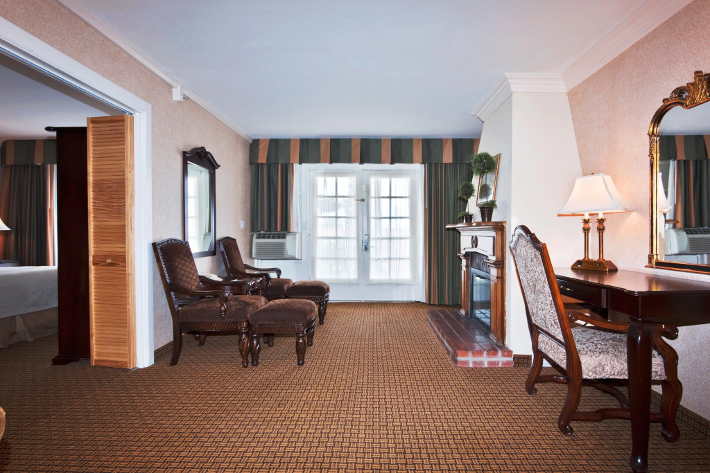Holiday Inn Laguna Beach