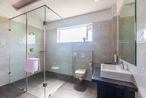 StayVistas White Pebbles - A Villa with Theater Room & Swimming Pool