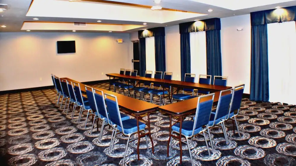 Holiday Inn Express & Suites Bonham, an IHG Hotel