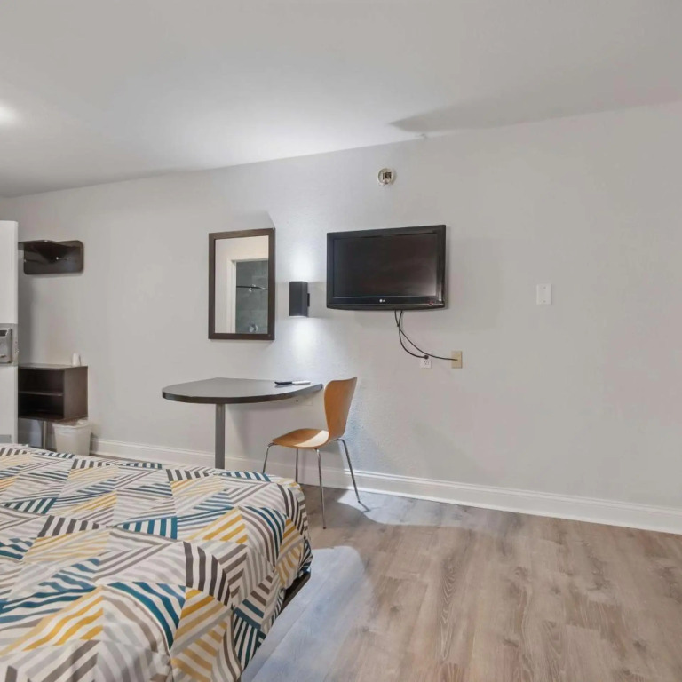 Motel 6-Normal, IL - Bloomington Area