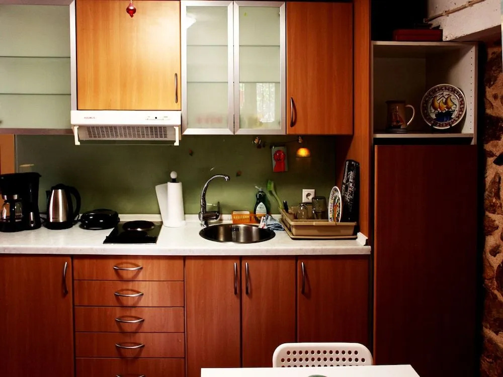 Sweet stone apartment in Imittos