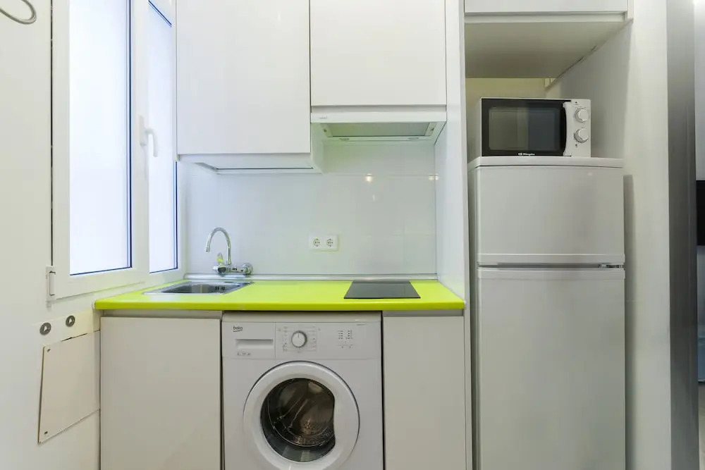 Dobo Rooms - Ronda de Segovia Apartments