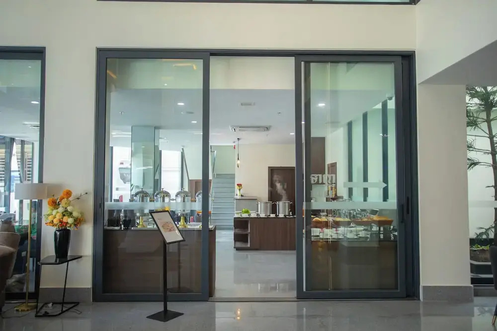 Nalada Hotel