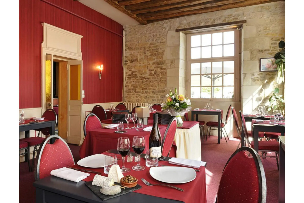 Logis Hôtel Restaurant Le Puits Doré