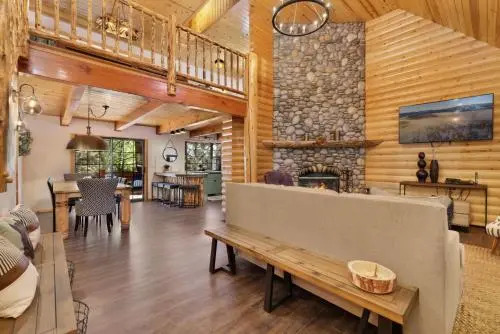 Dreams Of Summit Upscale Log Retreat