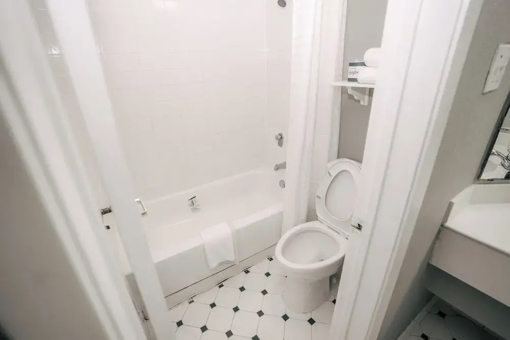 Guest Inn & Suites