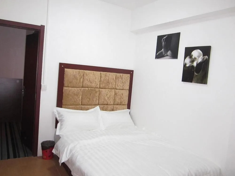 Weishaoye Hotel (Xi'an Ming City Wall West Gate Airport Bus branch)