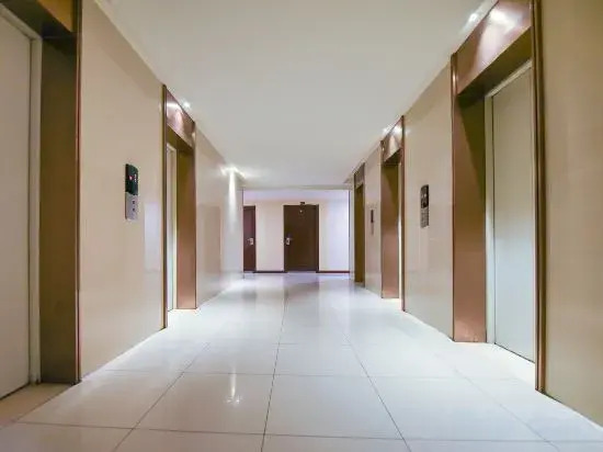 Jianshe Hotel (Chongqing West Railway Station)
