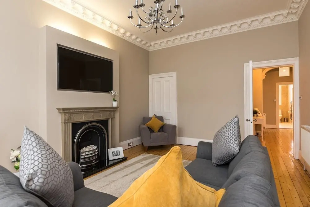 Sleek and Modern 2BR Home Near City Centre