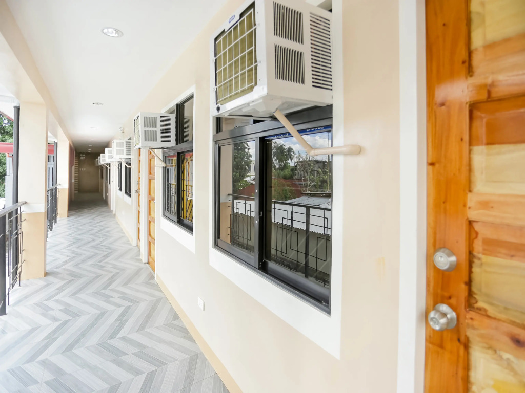Jrja Suites by OYO Rooms