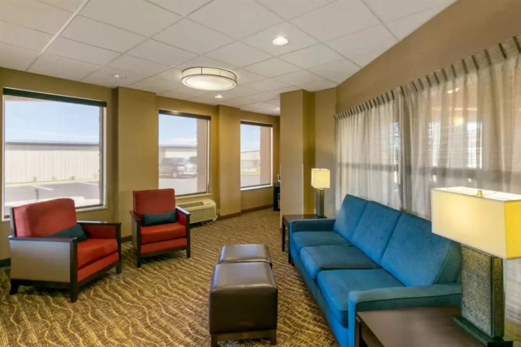 Comfort Inn & Suites Near University of Wyoming