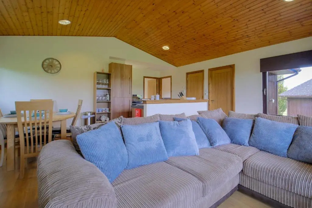 Glenview Chalet Park No 2