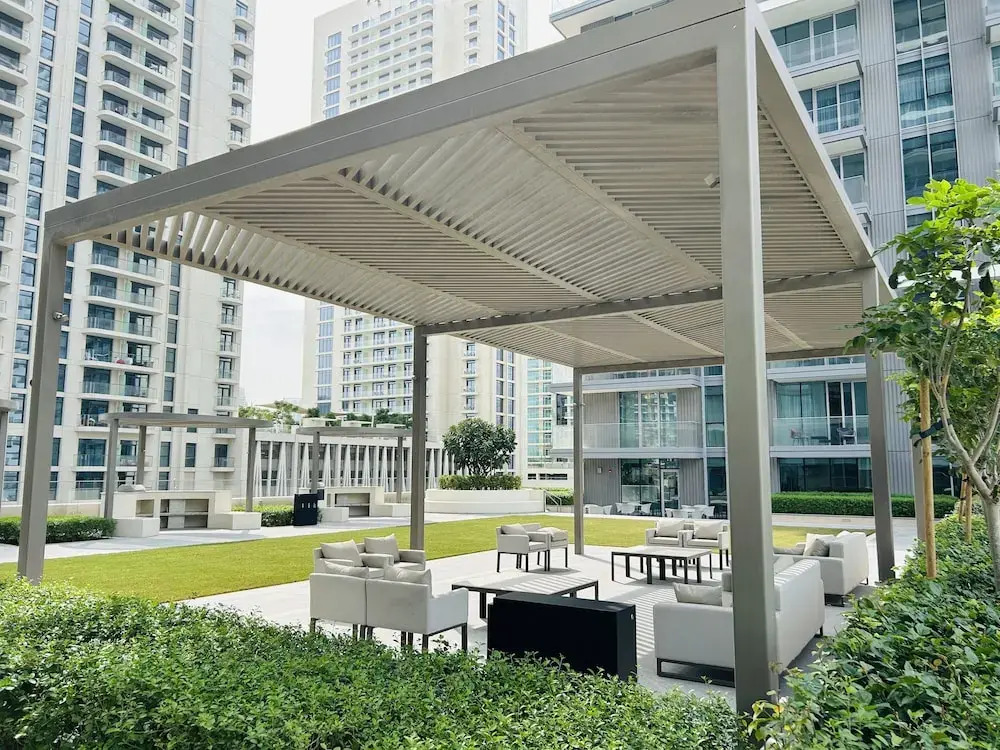 StoneTree - Luxurious 1 BR with Private Beach Access