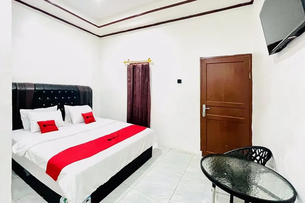 RedDoorz at Hardi Homestay near Funland Berastagi