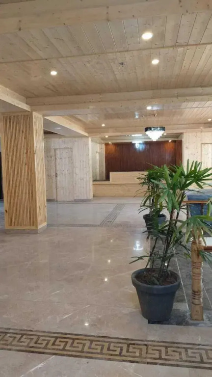 The Whitestone Inn & Suites Manali