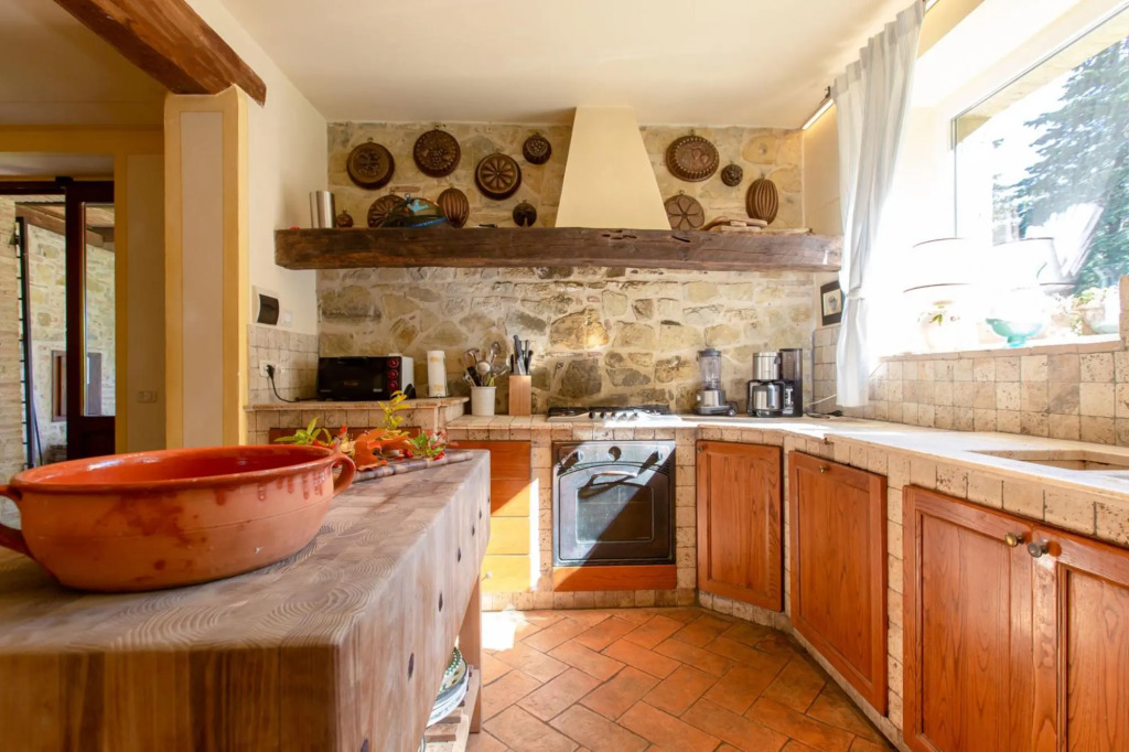 Il Felceto is a beautiful and charming farmhouse that enjoys a privileged position, with a view as f-Il Felceto