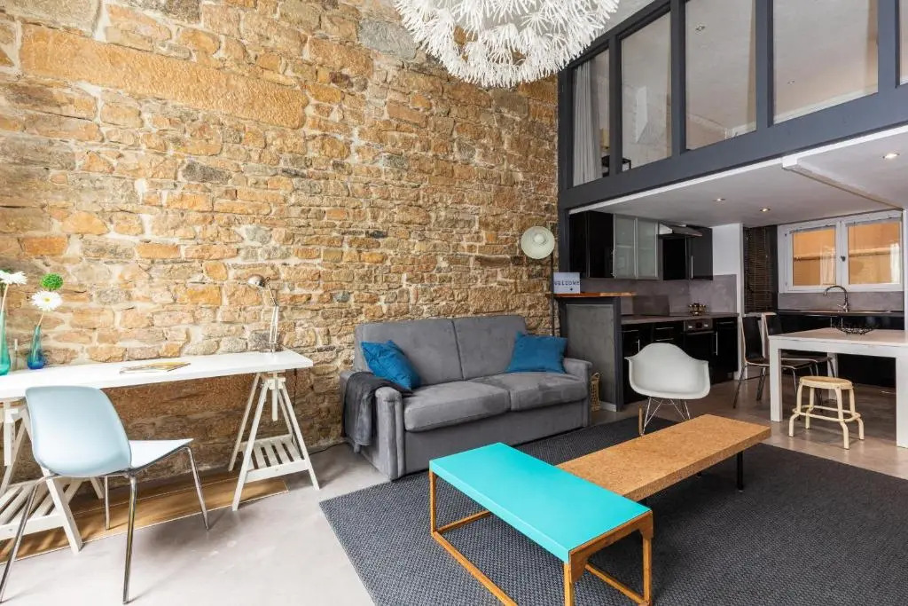 Dify Le Lodge D'ainay