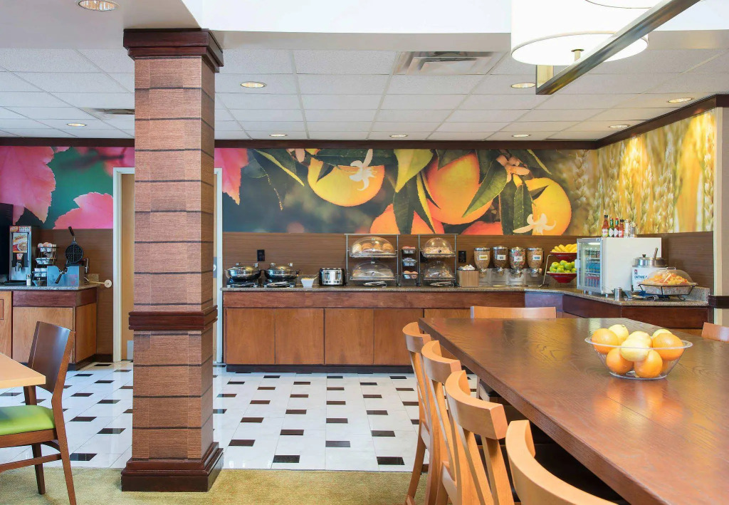 Fairfield Inn & Suites by Marriott Columbus East